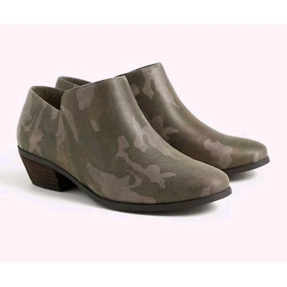 Torrid Green‎ Faux Suede Camo Ankle Grunge Casual Going Out Boots Size 10WW